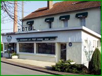 Facade de l'Auberge du Pont Canal